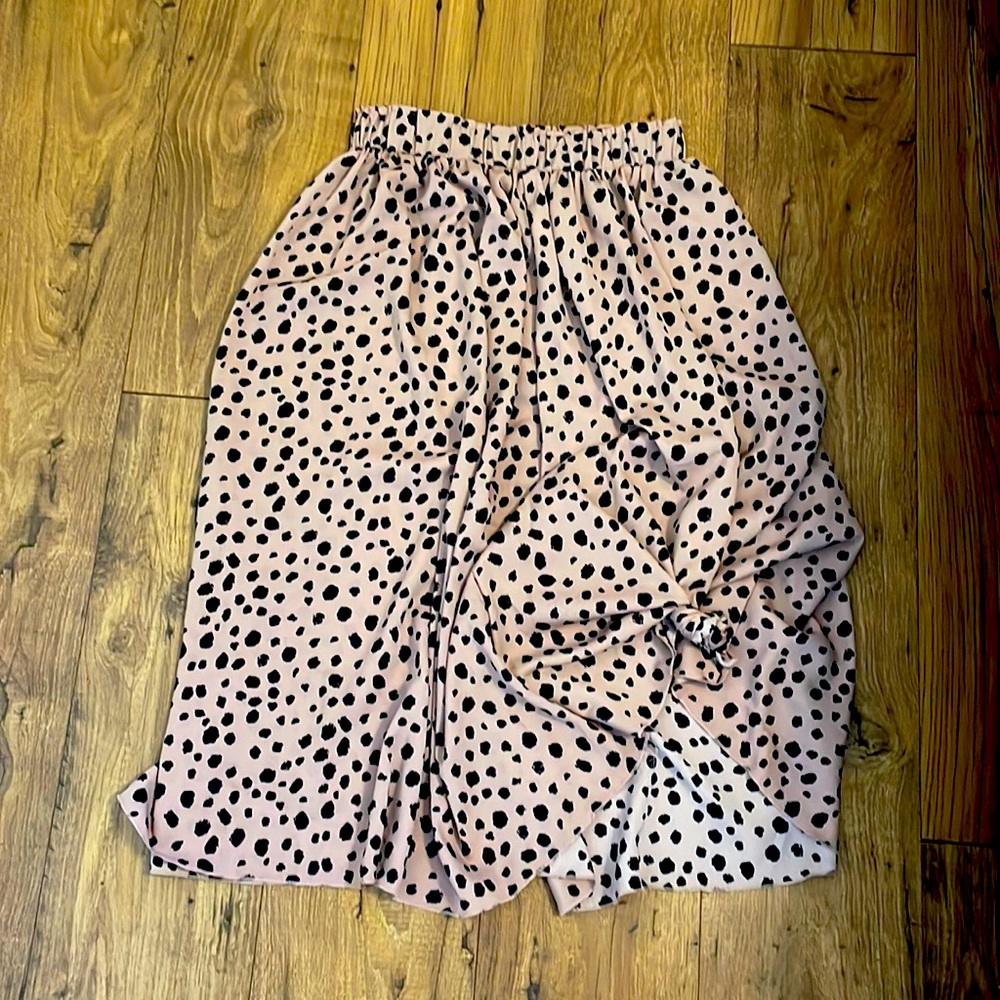 Pink and black spotted skirt